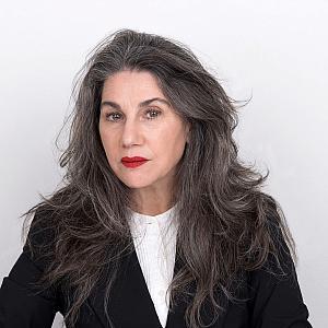 headshot of Stacie Stukin