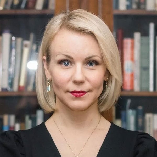 headshot of Dr. Leah Payne