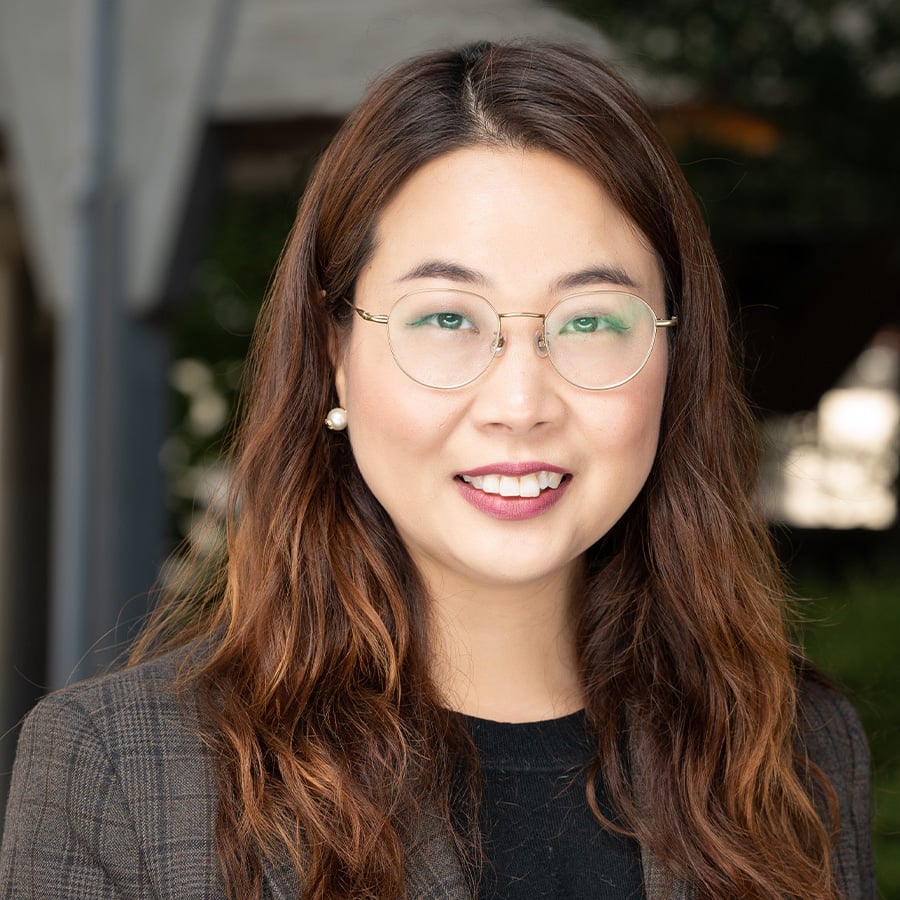 headshot of Dr. Helen Jin Kim